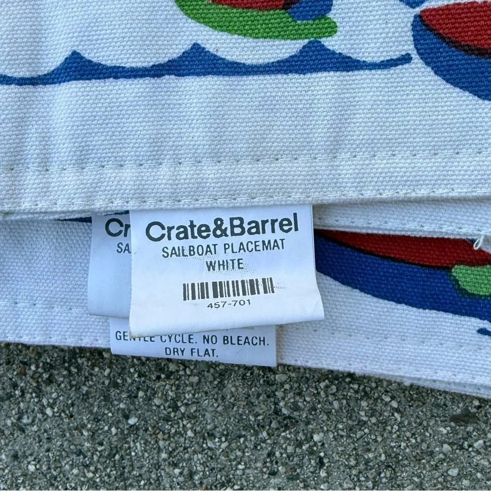 Crate & barrel Set of 4 placemats sailboats preloved novelty print nautical